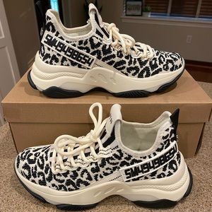 Maxima Leopard sneakers by Steve Madden